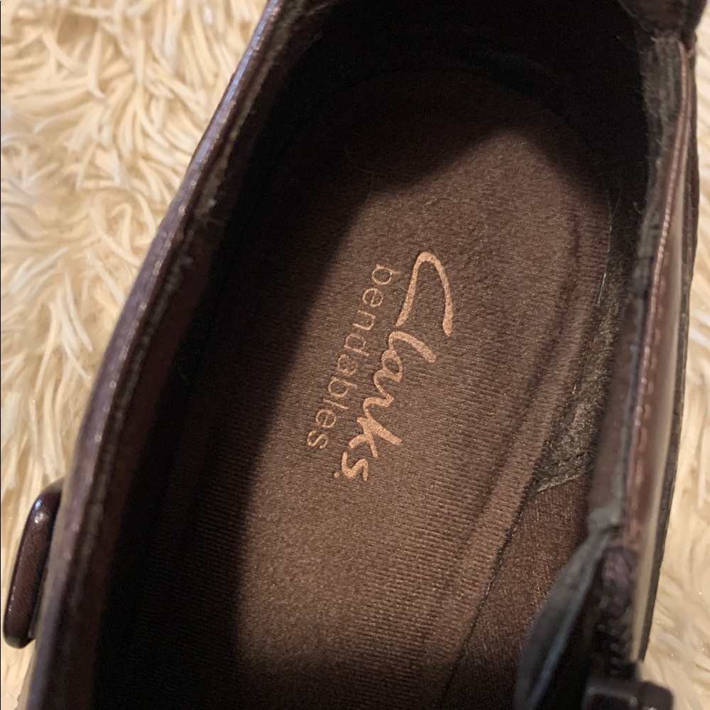 Clarks 9 WIDE Women's Dark Brown Ankle Booties EXCELLENT - Picture 6 of 7